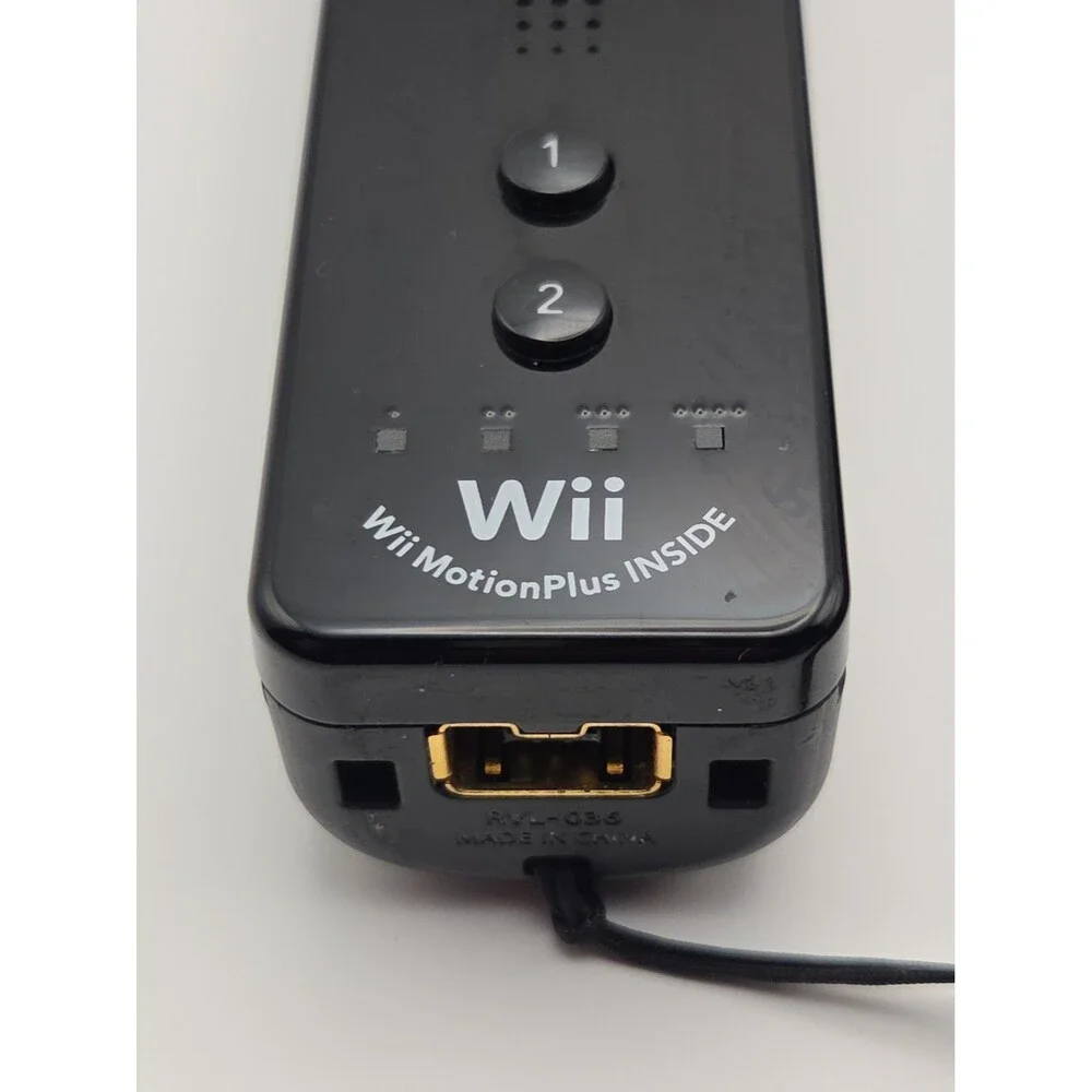 Black Wii Nintendo Motion Plus Controller With Sleeve And Strap Tested